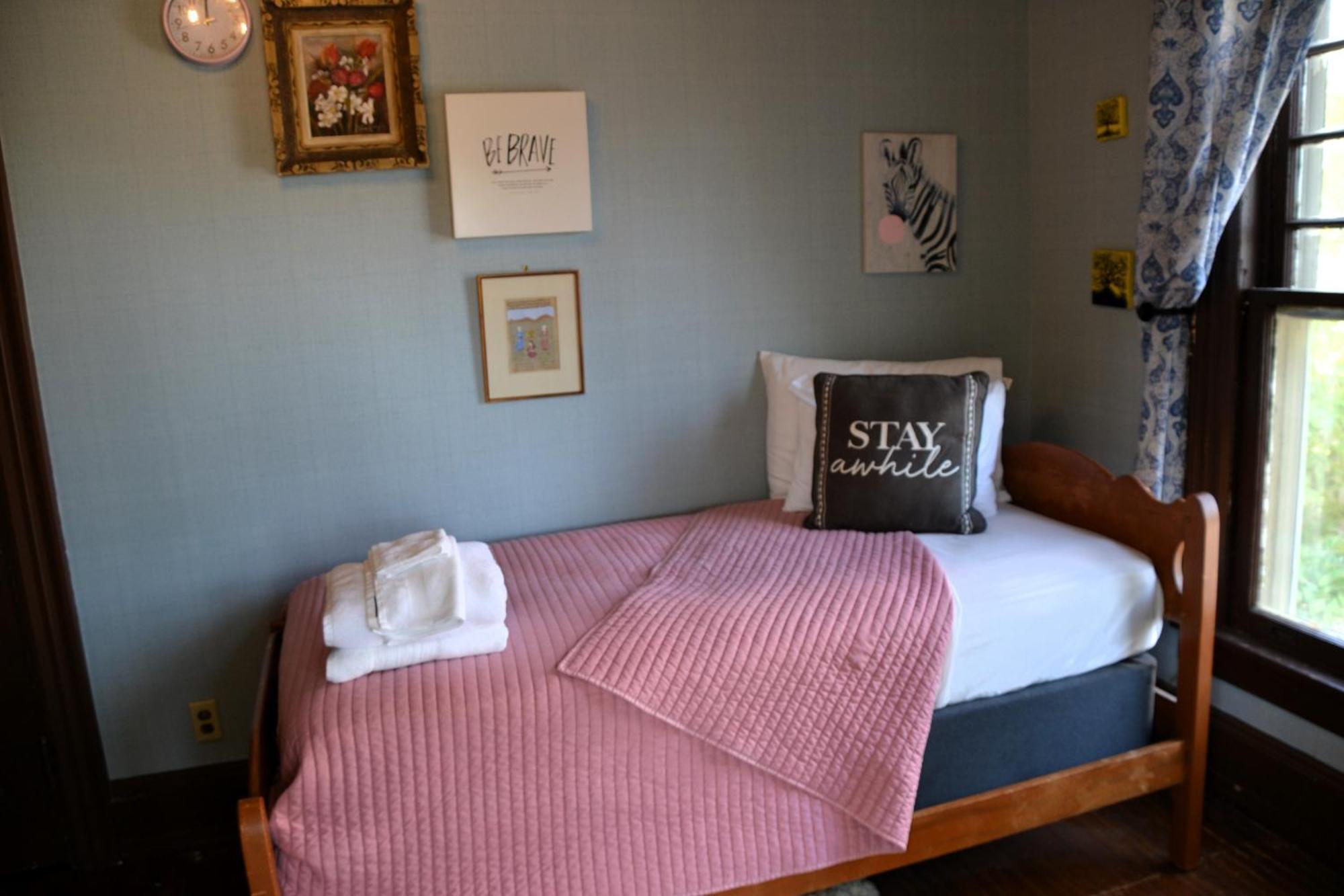 The Kings Throne Inn And Guest House Толедо Екстер'єр фото