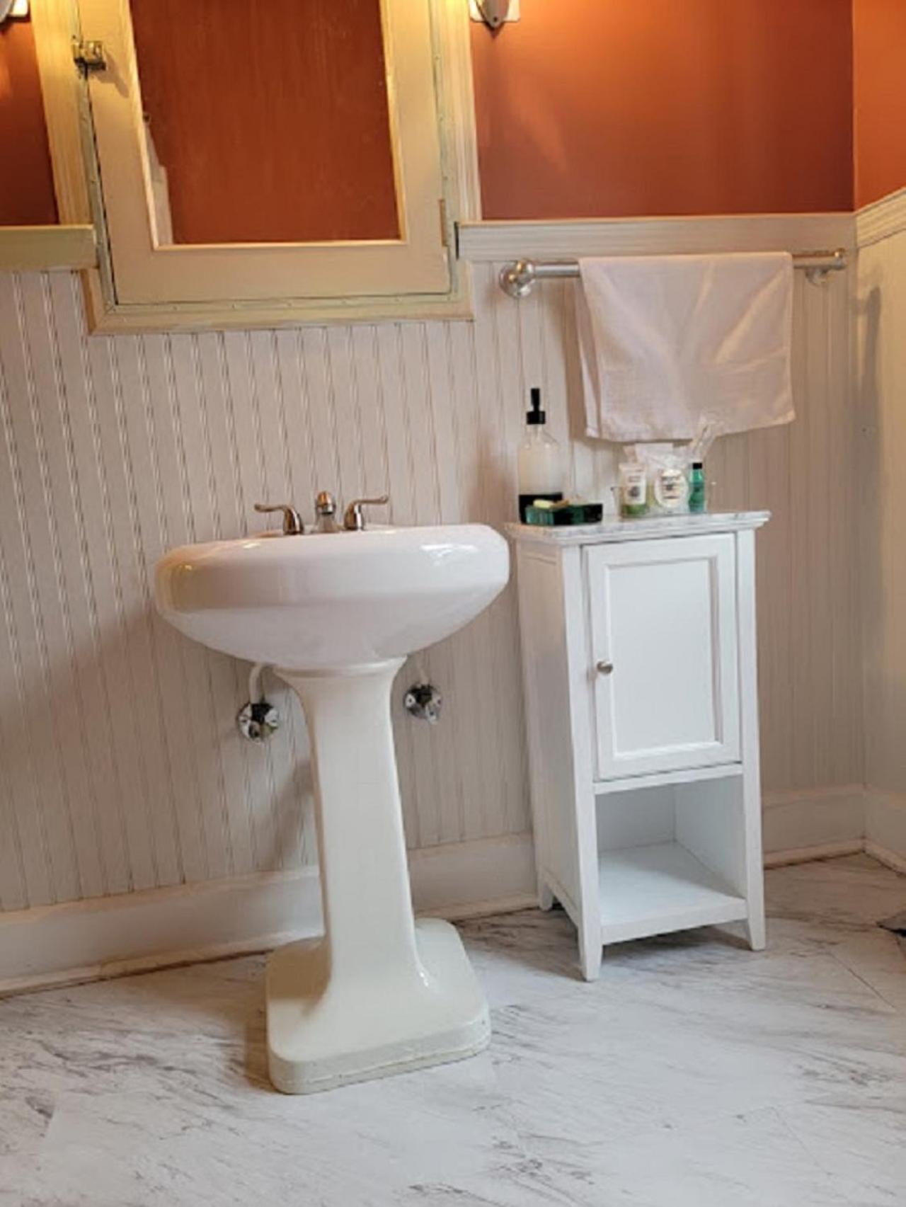 The Kings Throne Inn And Guest House Толедо Екстер'єр фото